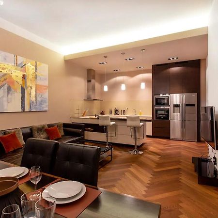Address Deluxe Downtown Lägenhet Ljubljana Exteriör bild