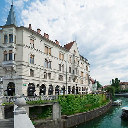 Address Deluxe Downtown Lägenhet Ljubljana Exteriör bild