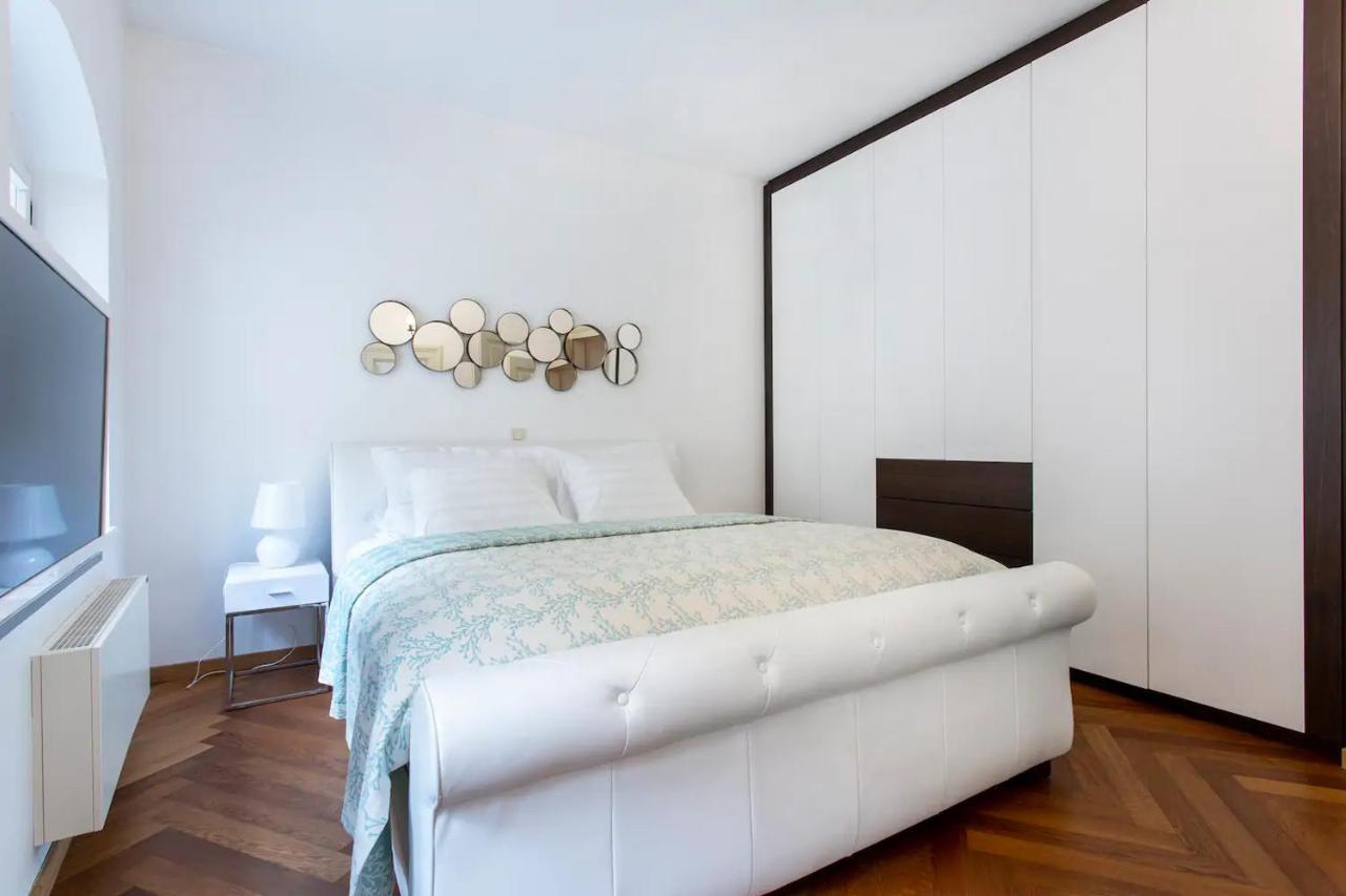 Address Deluxe Downtown Lägenhet Ljubljana Exteriör bild