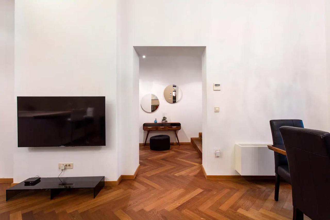Address Deluxe Downtown Lägenhet Ljubljana Exteriör bild