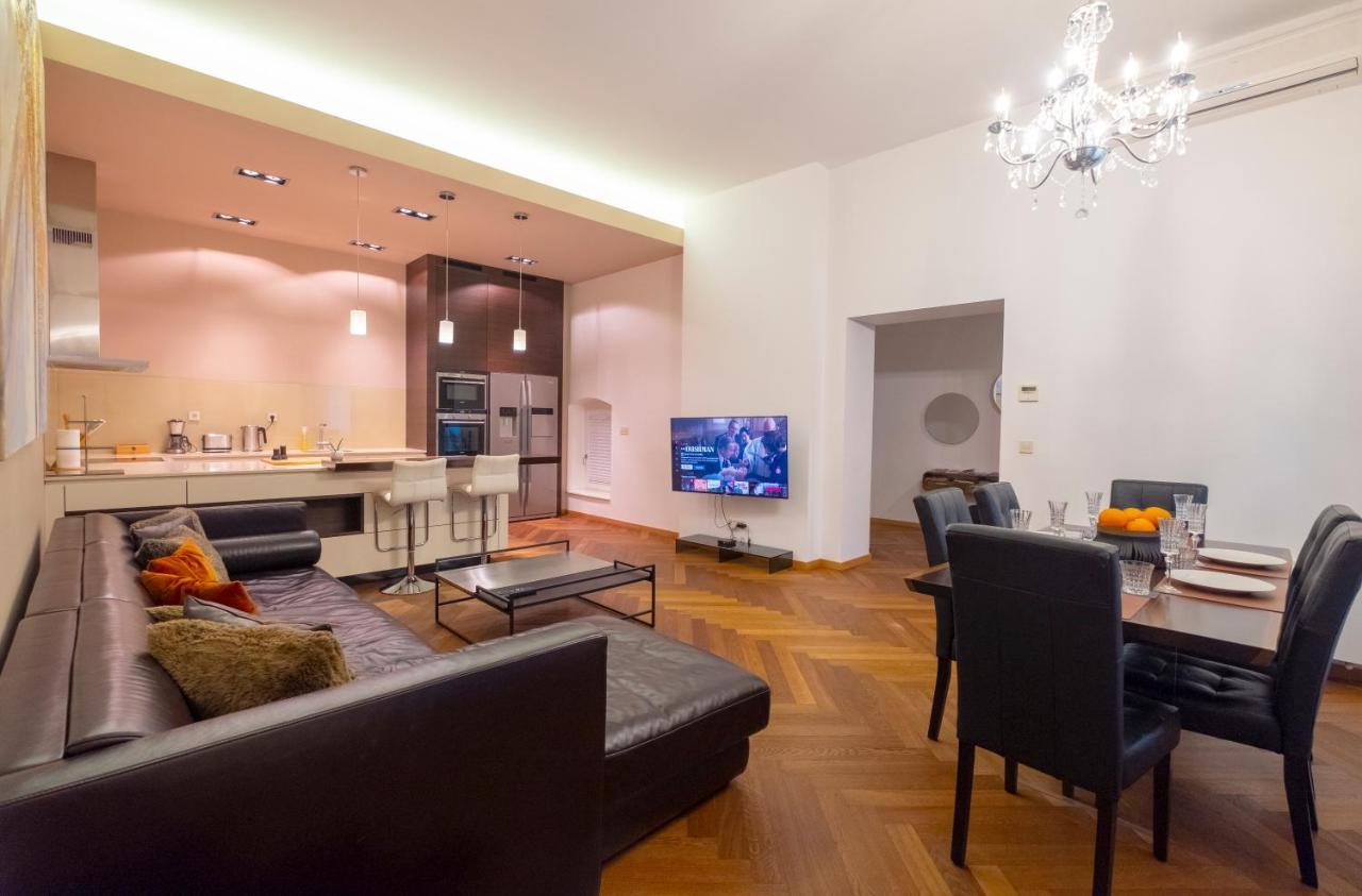 Address Deluxe Downtown Lägenhet Ljubljana Exteriör bild