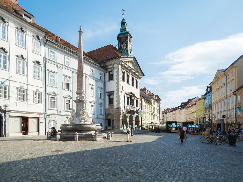 Address Deluxe Downtown Lägenhet Ljubljana Exteriör bild